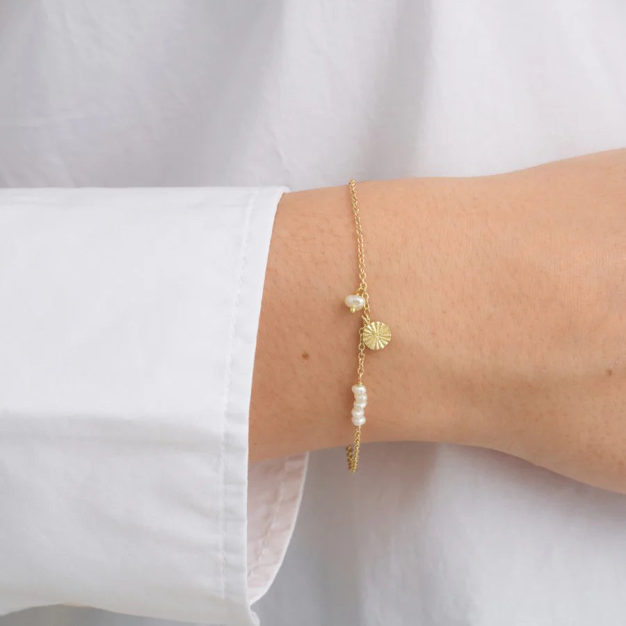 Armband, gyllt með skrauti