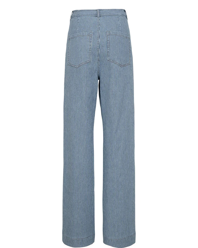 NuErina buxur, bláar