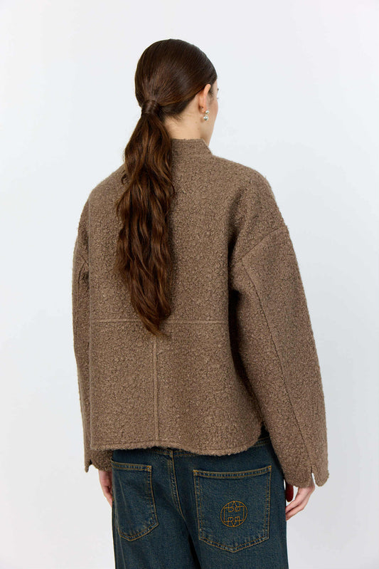 Nissa 2 jakki, brúnn