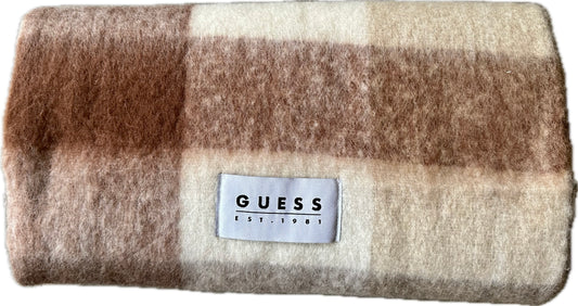 Guess trefill, brúnn