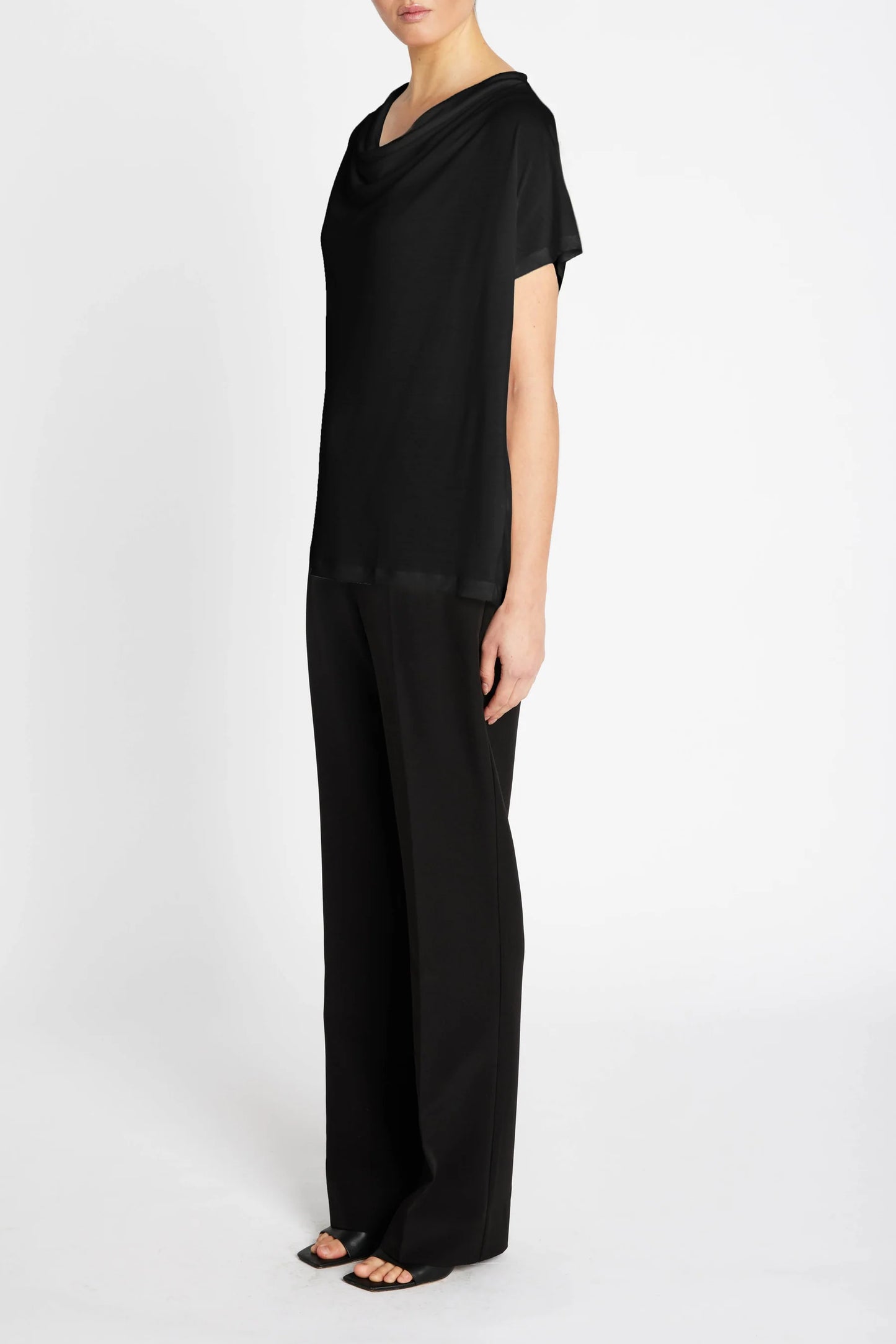 KatkaBBGinae blússa, svört