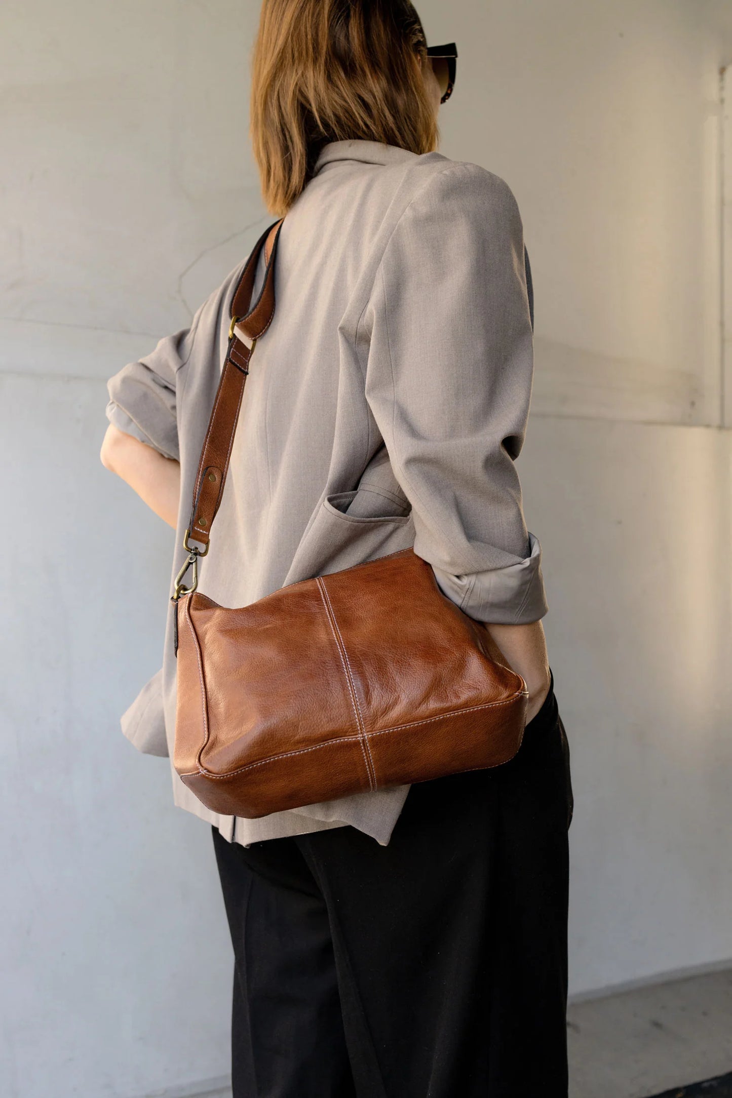 Lise leðurtaska minni, walnut