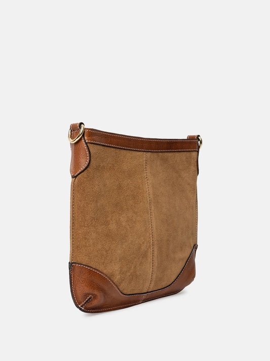 Lucie rúskinnstaska stærri, walnut