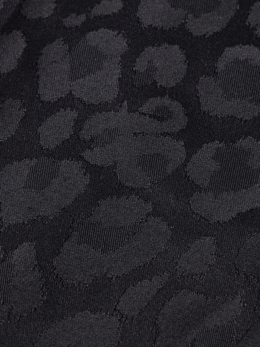 Maia buxur, hlébarða