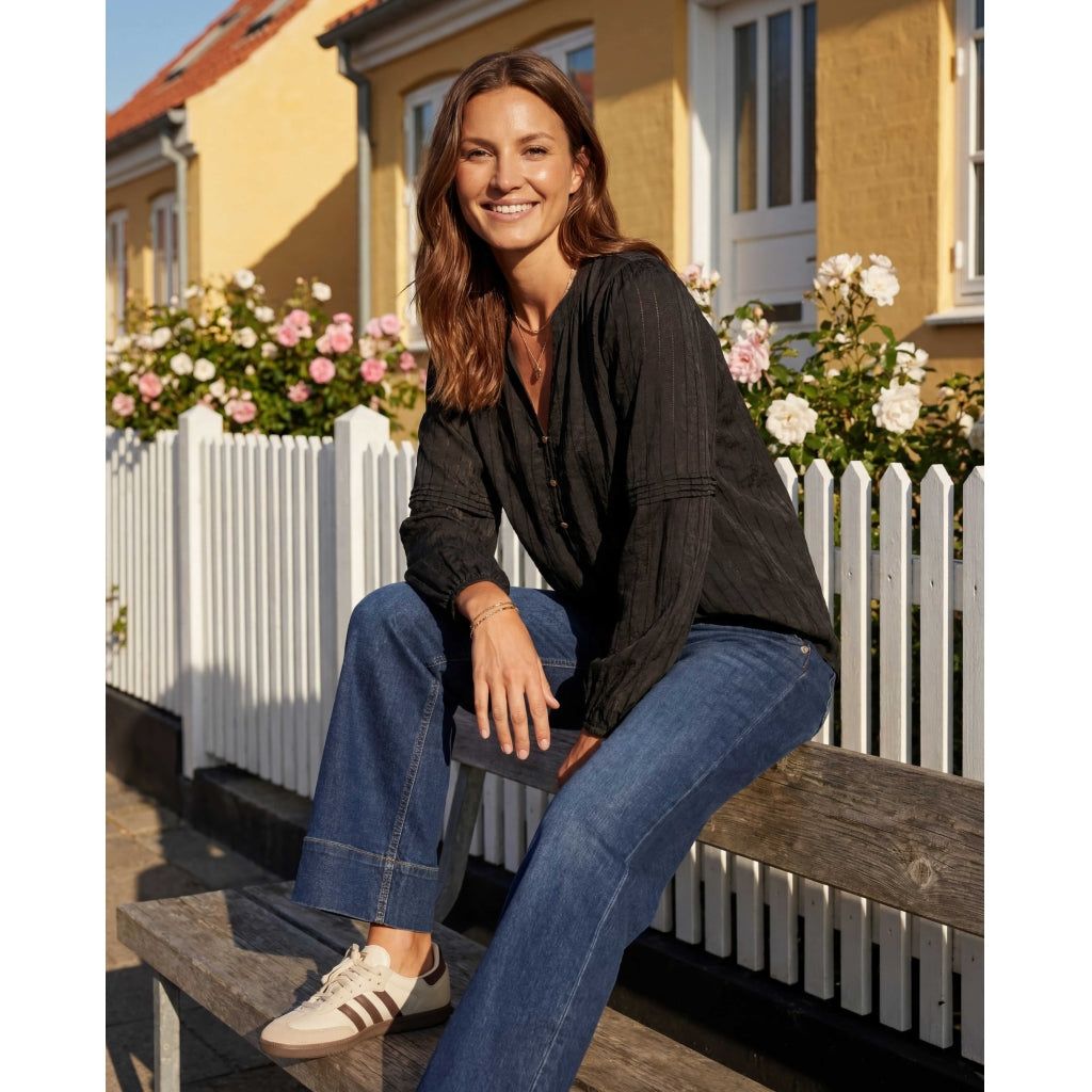Larissa blússa, svört