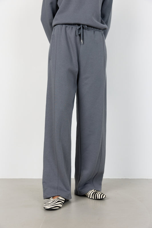 Nuka buxur, dökkgráar