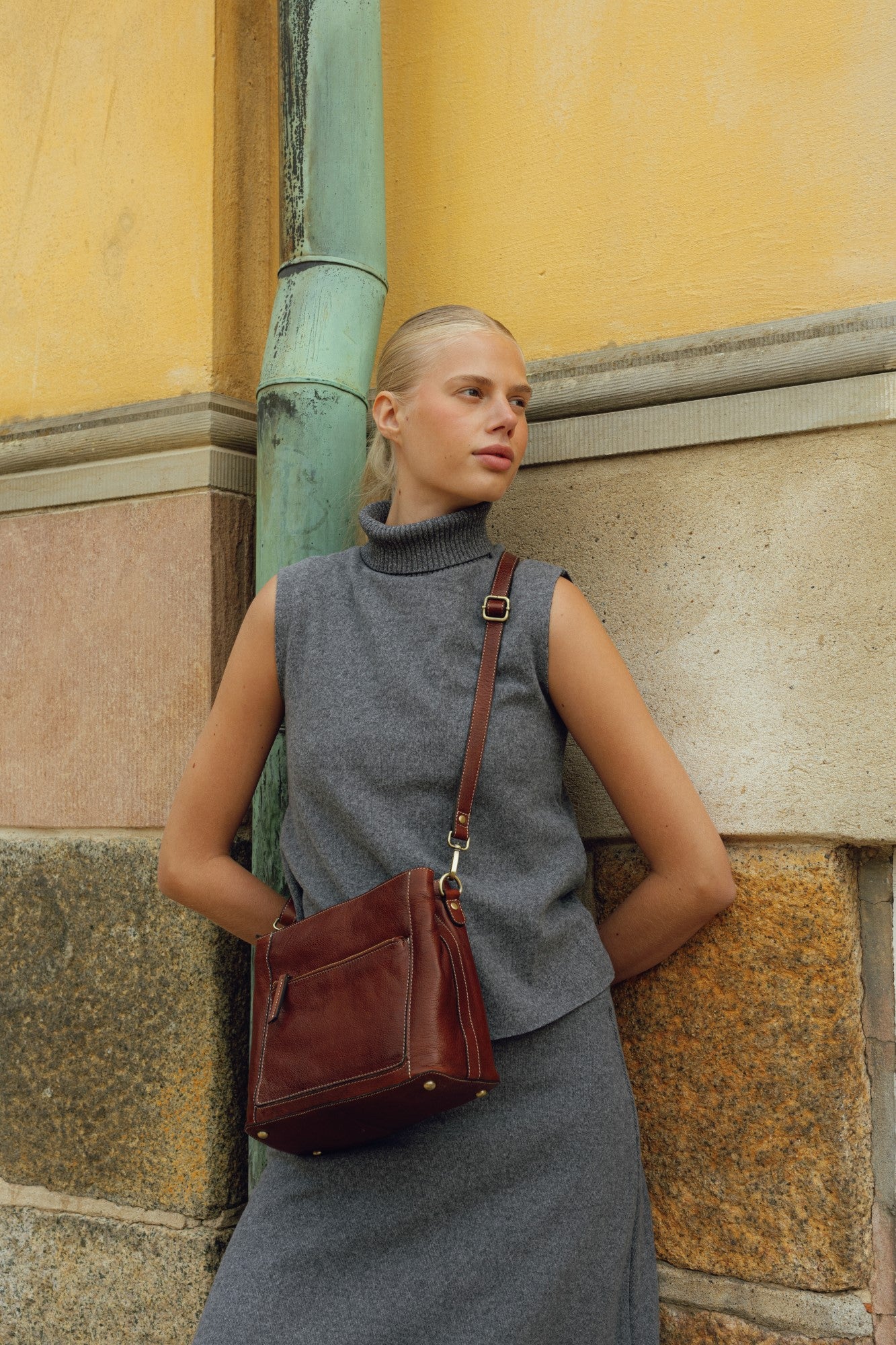 Myra leðurtaska, minni, koníaksbrún