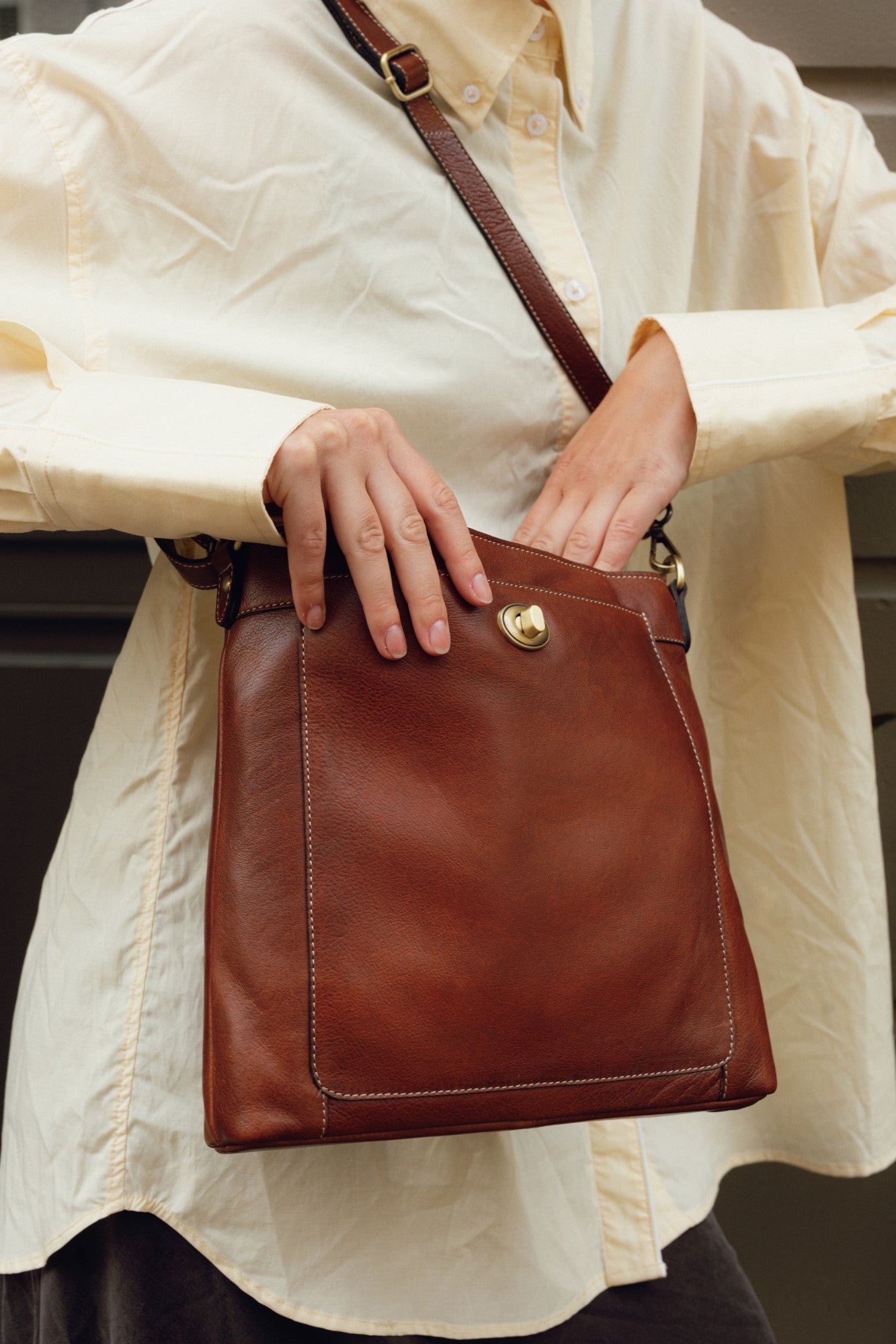 Moa leðurtaska, koníaksbrún