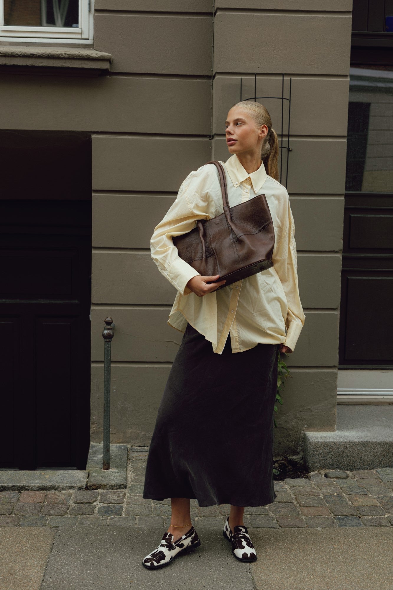 Mane leðurtaska minni, woodsmoke brún