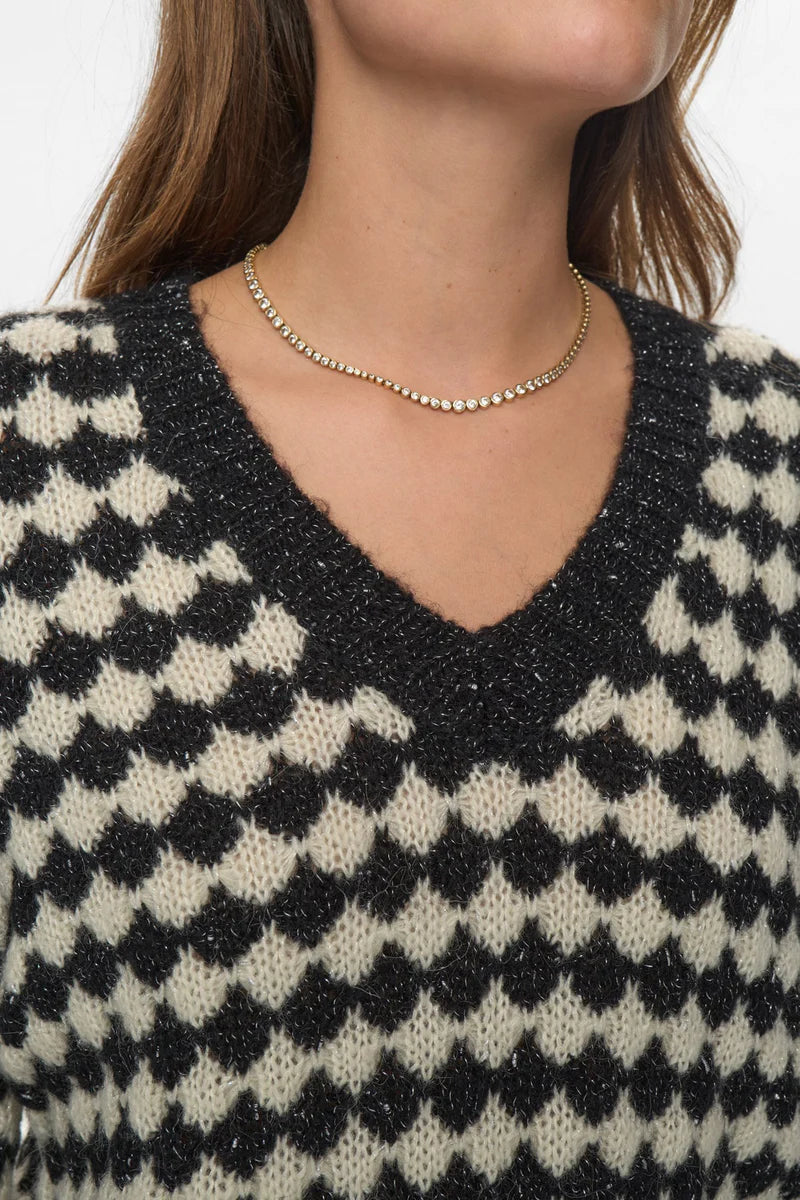 NuBila peysa, svört