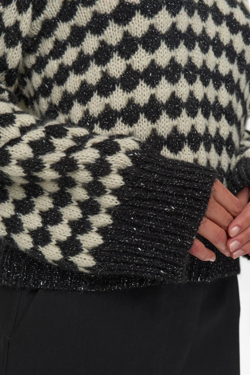 NuBila peysa, svört