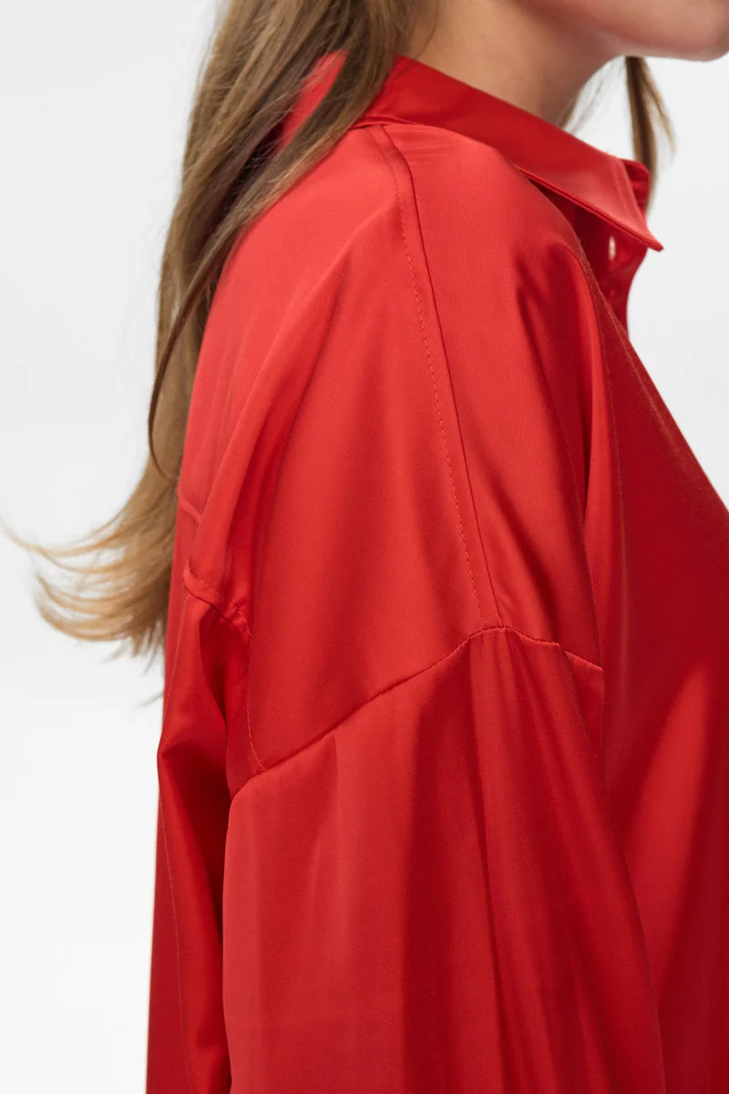 NuSatti skyrta, rauð