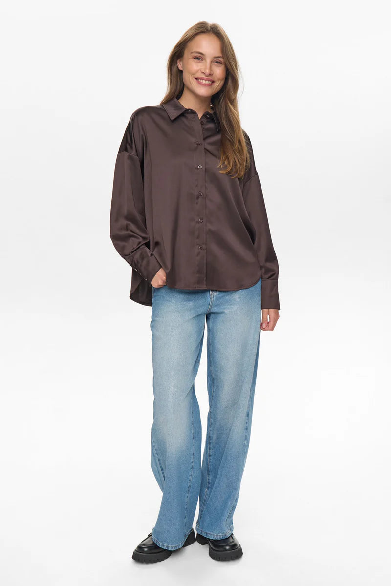 NuSatti skyrta, brún