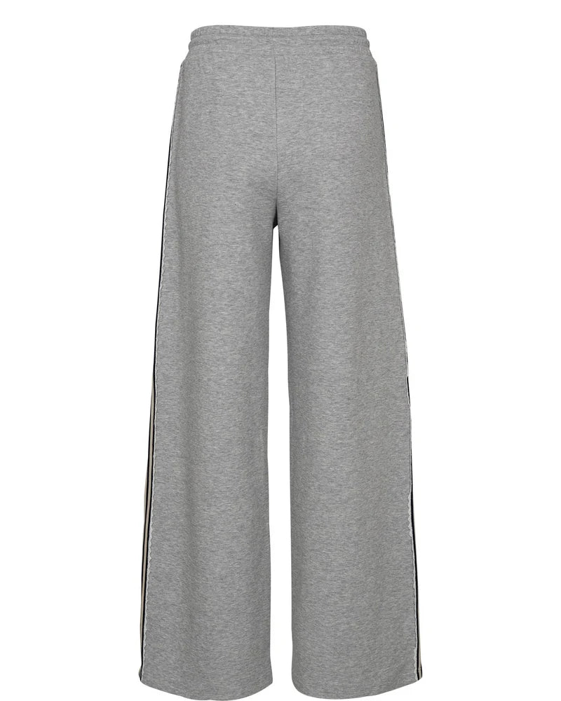 NuNathalie buxur, gráar