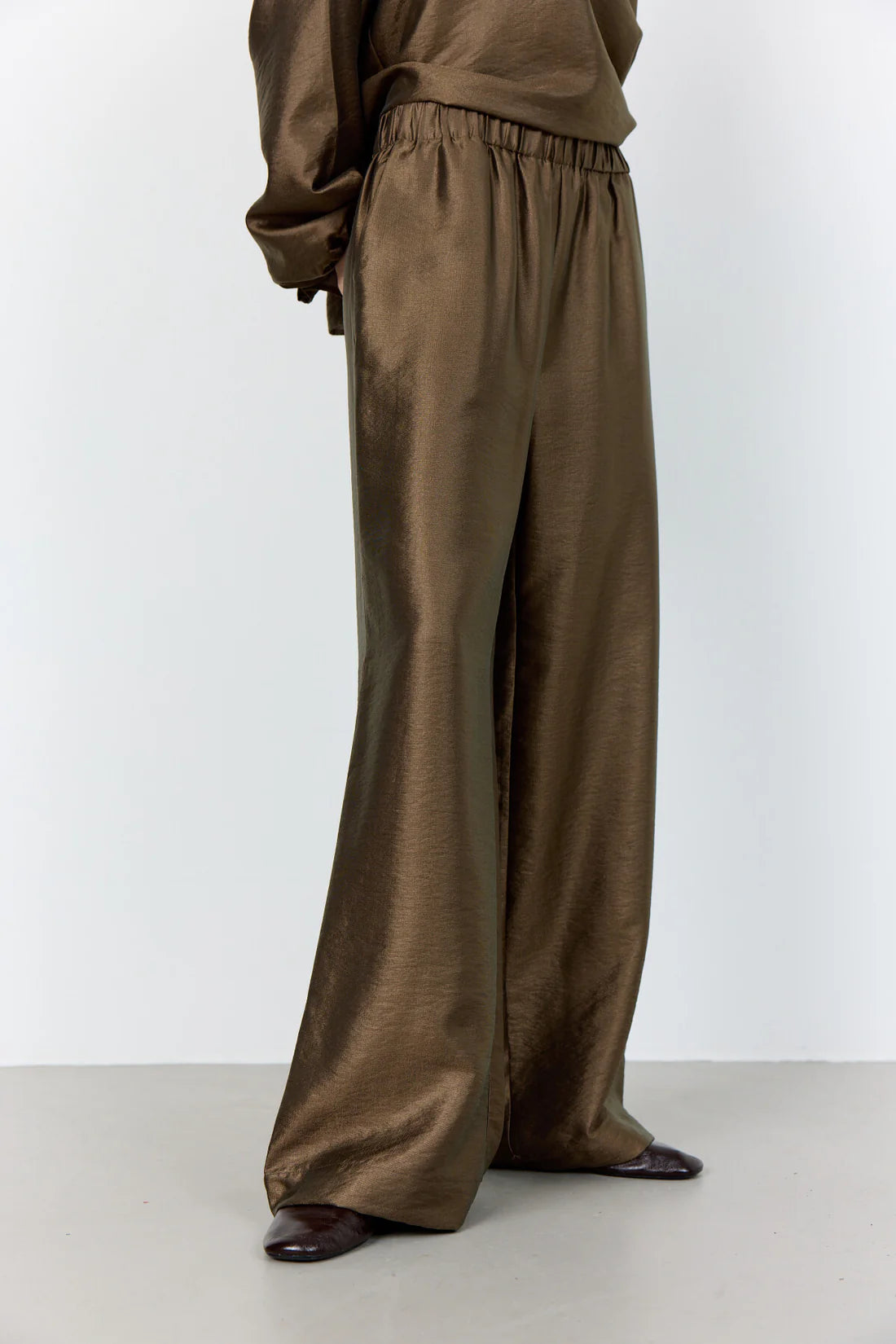 Nessa 2 toppur, bronze