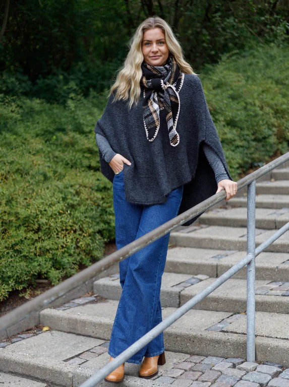 Leoni trefill, svartur