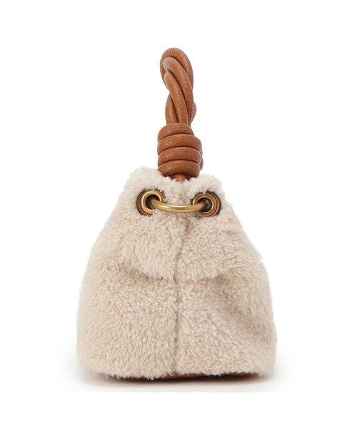 Guess Shaida, Teddytaska