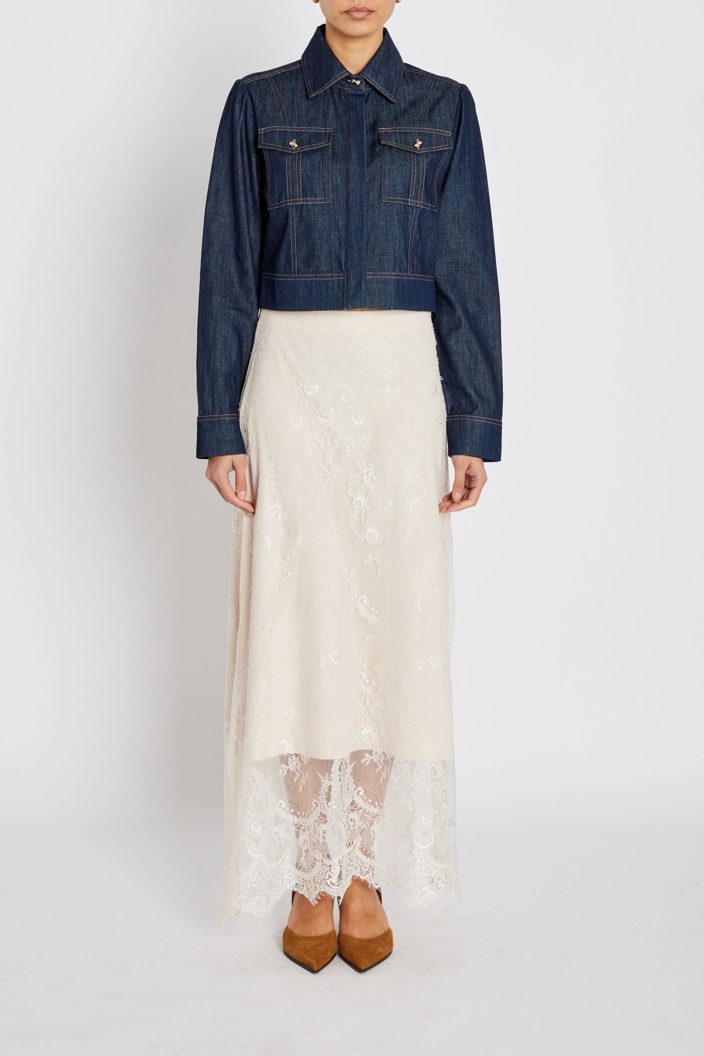 JuaniaBBIna pils, ljóst