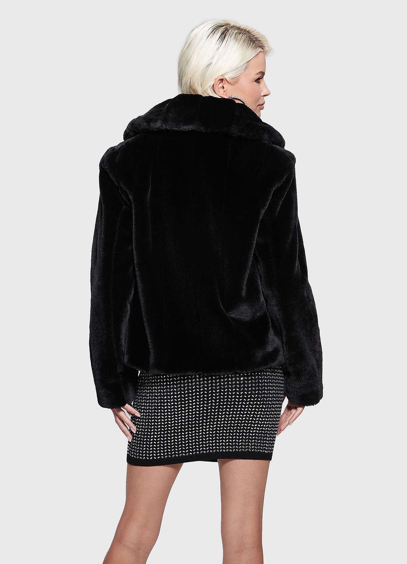 Sophy Guess pels, svartur