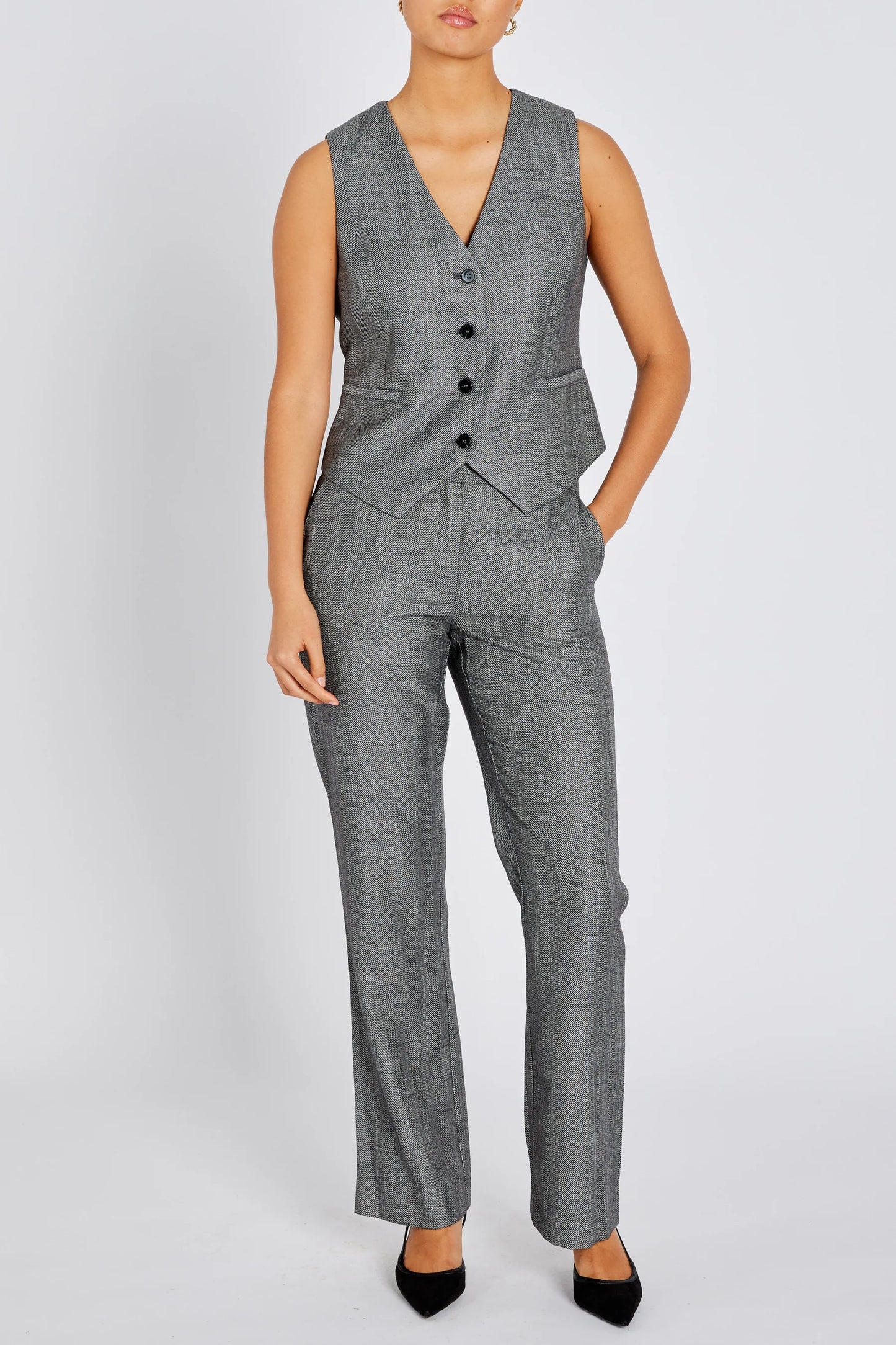 KuraBBBielle vesti, grátt