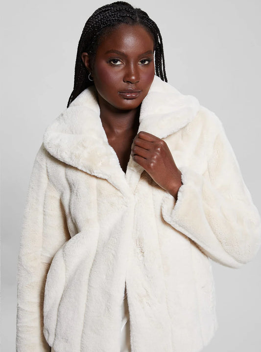 Sophy Guess pels, ljós