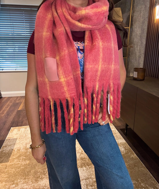 Guess trefill, bleikur