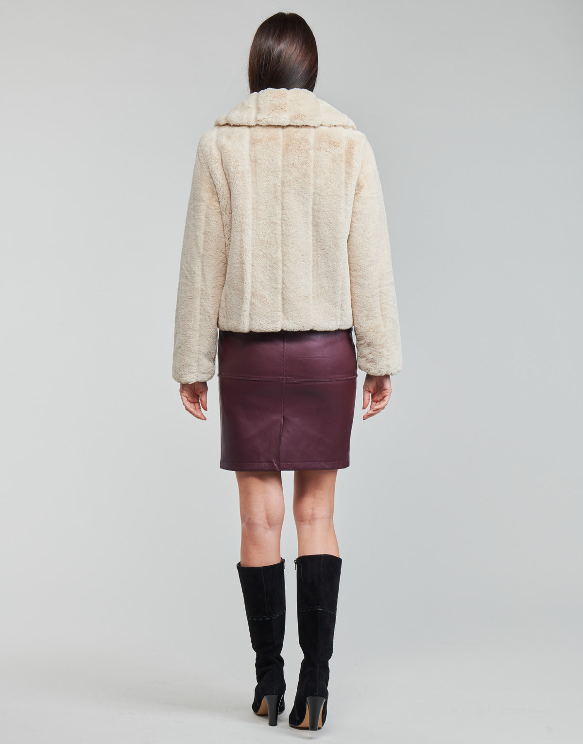 Sophy Guess pels, ljós